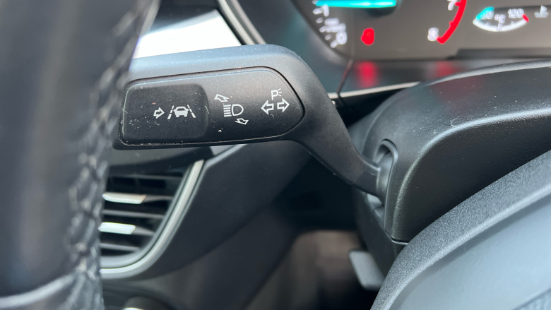 Ford Focus 1.0 EcoBoost 100 Zetec 5dr Petrol Hatchback